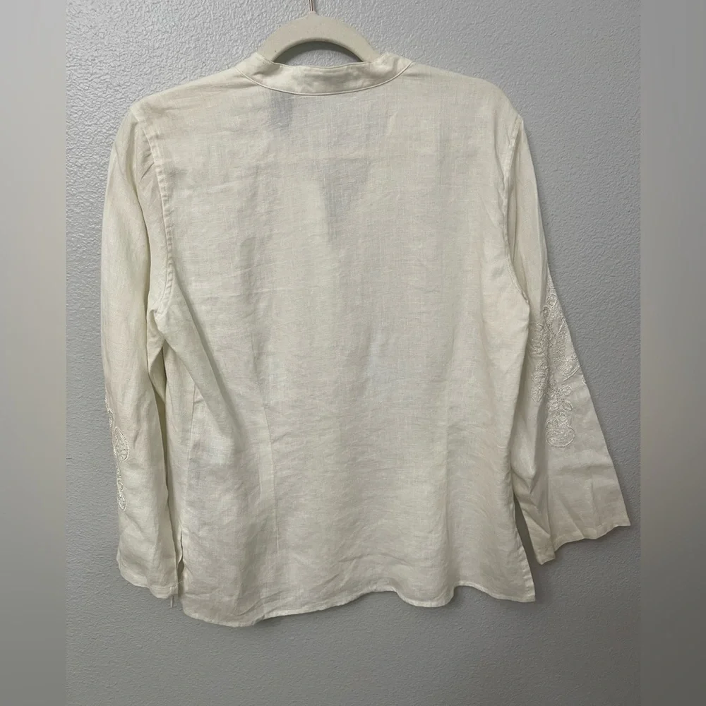 Liz Claiborne Linen Button Down Embroidered Cream Blouse Size M - Picture 2 of 11